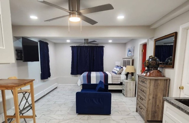 Buzzard Bay Beach House 3 minute walk to beach firepit bbq grill water park