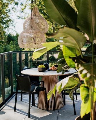 By the lake apartment