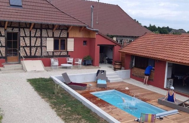 Côté Piscine - LA CHAPELLE SAINT SAUVEUR