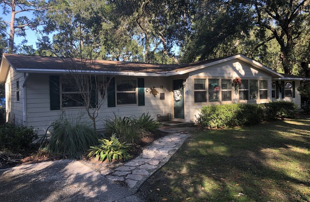 C-TURTLE DUPLEX 2 Bedroom 2 Bath Duplex