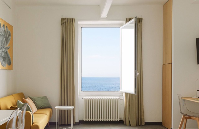 Ca' de Mâ - Sea Front Apartment