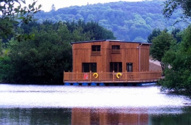 cabane flottante elle fait son cinéma 8 10 pers