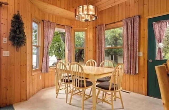 Cabin 10 in Pine River