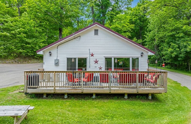 Cabin #12 Thunder Bay Resort