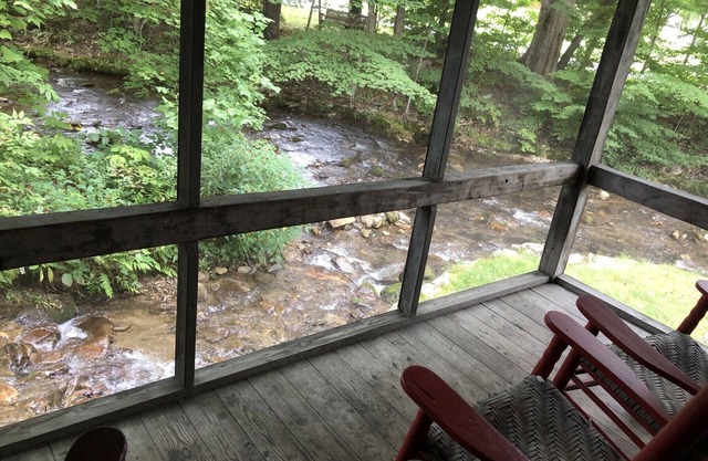 Cabin 3 with beautiful view of Campbell Creek, 2 Bedroom 1 Bath