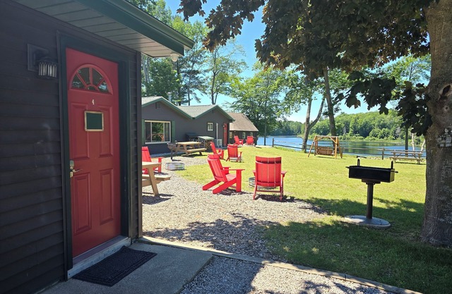 Cabin #4-Sleeping Bear Resort