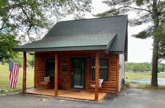Cabin 5464 - Pond View Log Cabin in Private Resort