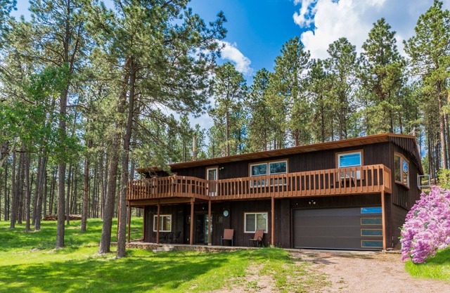 Cabin with Hot Tub | 4 Bed, 3 Bath
