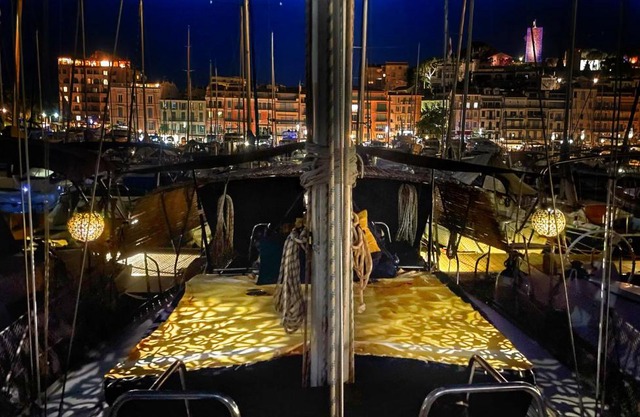 Cabine privée dans un voilier aménagé cosy