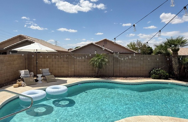 Cactus Bonito, Pool, 3 Bed, 2 Bath w/AC & Near Stadium