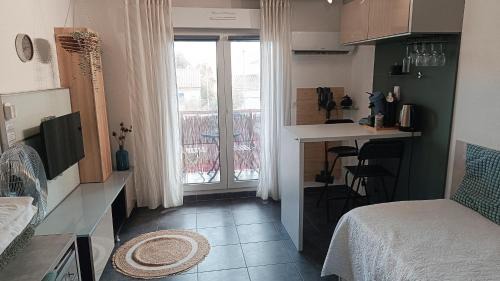 CADUCÉE Studio climatisé balcon ensoleillé parking proche Montpellier