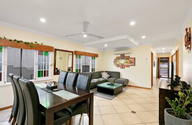 Cairns Central Walking Distance "Ground Floor"