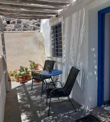 Calderimi, a cosy,warm and renovated house in Fira