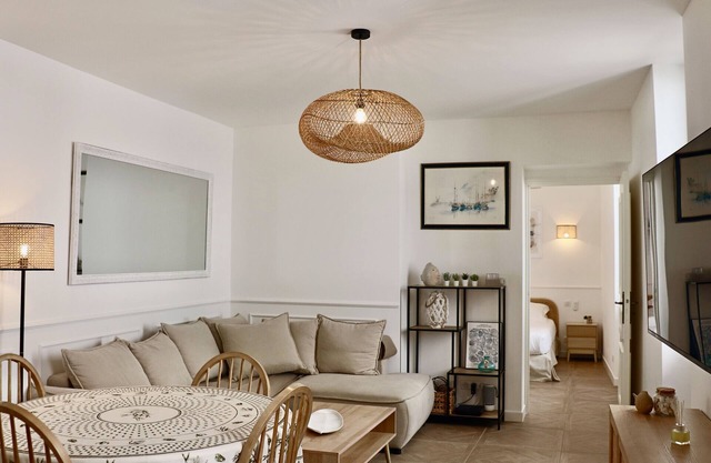 Calm and Elegance in Old Antibes