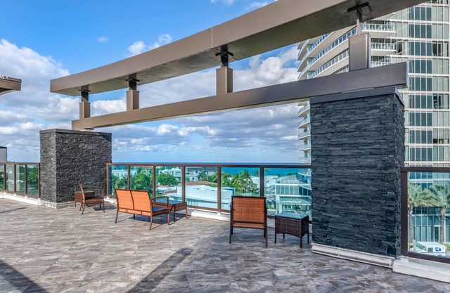 Cambria Hotel Fort Lauderdale Beach