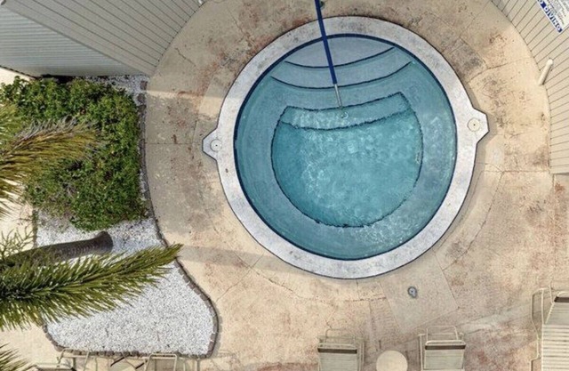 Camelot by the Sea is a little gem on Pass-A-Grille Beach!