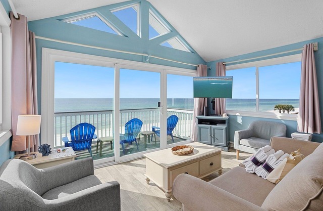 Camp Creek Oasis 8-Stunning beachside condo-Sleeps 4