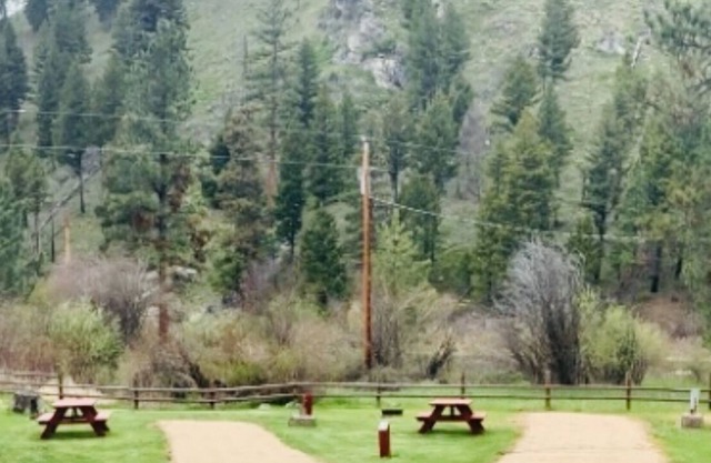 CAMP SULA - RV SPOT 13 , back in - partial hook up