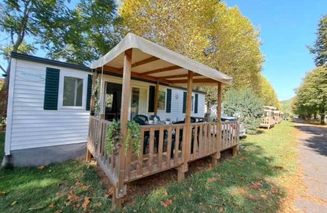 Camping 3 étoiles - Piscine - eeebbi