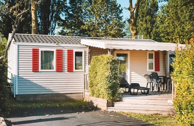 Camping 3 étoiles - Piscine - ccbbbee