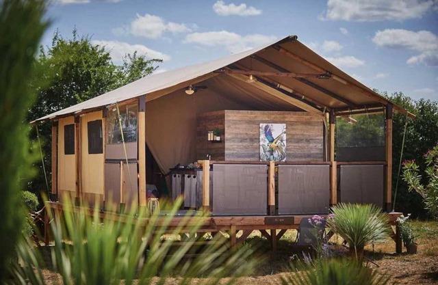 Camping 3 étoiles - Piscine - ccaigb0