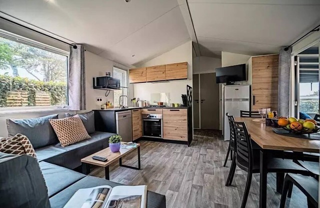 Camping L'Océan * - Mobile Home Quattro Premium 5 Rooms 8 People Jacuzzi + Air Conditioning + TV