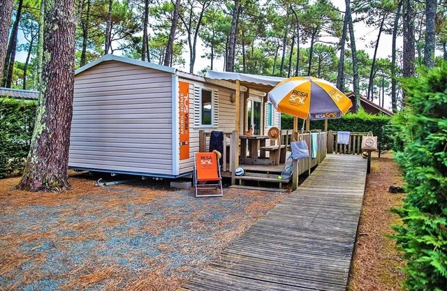 Camping Le Vieux Port* - Resasol mobile home PMR 2 bedrooms 4/6 people