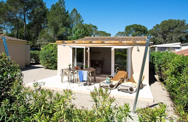 Camping Montana Parc Oasis Village - Coeur de l'Estérel * - Villa Cottage 4 Rooms 6/8 People Air Conditioned + TV