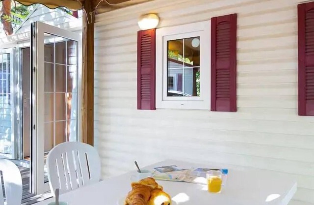 Camping Paradis La Pinède* - Mobile home Zola 3 rooms 4/5 people Air-conditioned