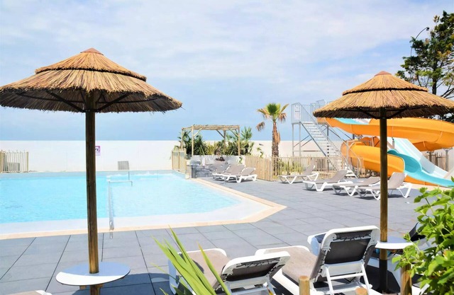 Campsite Au Petit Port de L'Houmeau* - Mobile Home 4 Rooms 6 People Air-conditioned