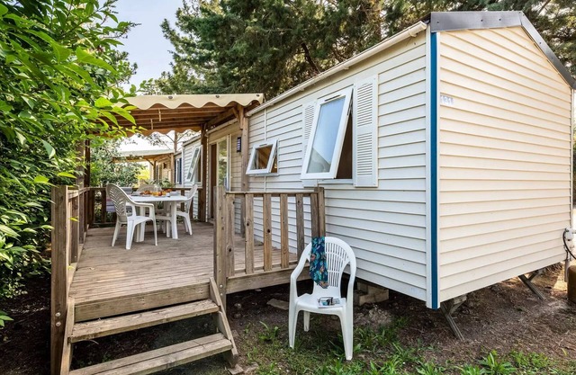 Campsite Le Val d'Ussel * - Mobile Home Classic XL 3 rooms 4 adults + 2 children