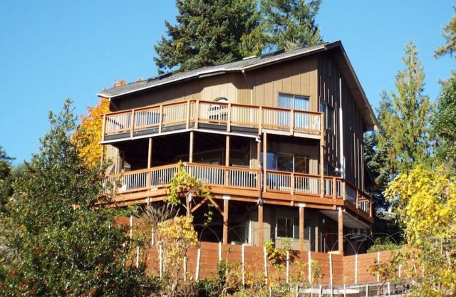 Canal View, Gameroom, 6person HotTub, Lrge Decks, Coverd Patio, DogsOK, Sleeps12