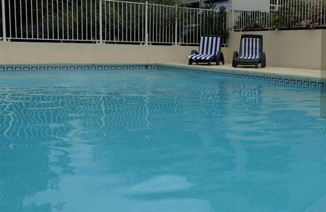 Cannes-Beach 5 mins walk-Pool-Parking-AC-WiFi