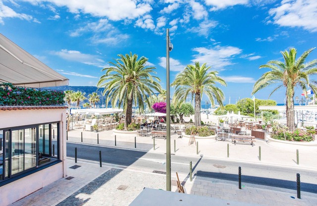 CAP FERRAT VIEW II AP4296 By Riviera Holiday Homes