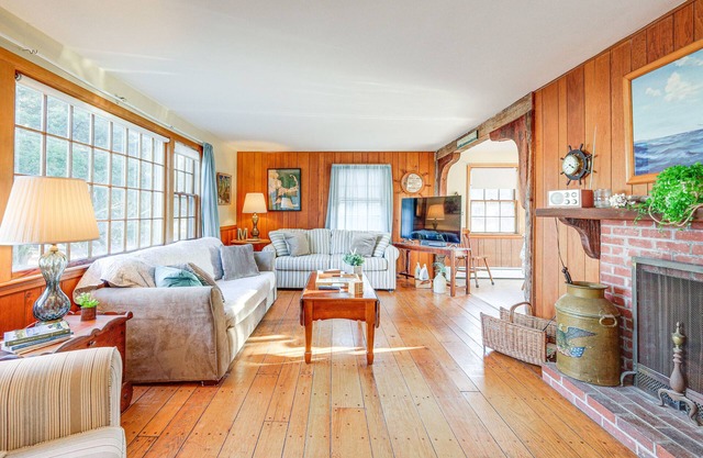 Cape Cod Cottage w/Private Dock on Bass River