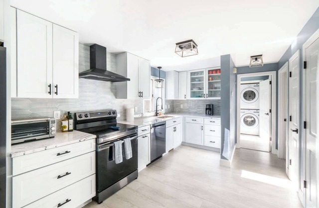 Cape Cod Haven Near Beaches & Town Center