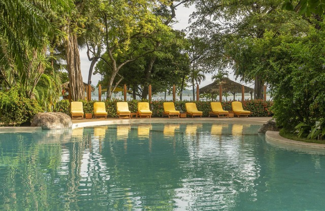 Capitán Suizo Beachfront Boutique Hotel