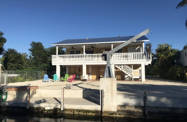 Captain D's Hideout - Beautiful waterfront home in the heart of a deer preserve