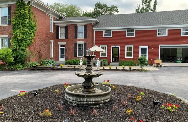 Captain Sweetser's Inn
