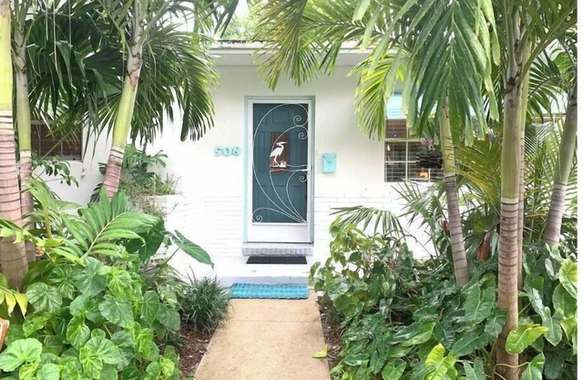 Captains Retreat.An oasis with lush coastal landscaping awaits!
