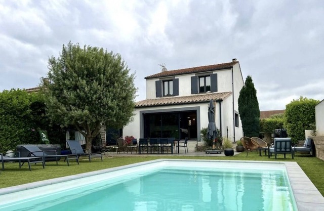 Carcalove - Pool, Billard & Jacuzzi - 10pax