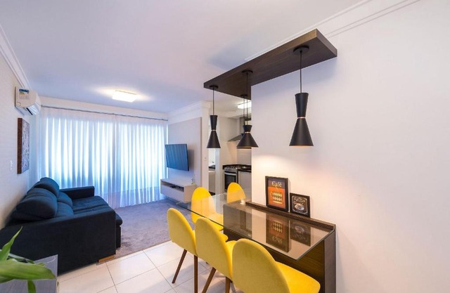 Cardeal 403C - Aconchegante apartamento na praia de Bombas - 2 dormitórios 5 pessoas - (Consultar serviços de roupa de cama e banho)