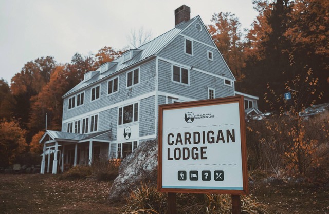 Cardigan Mt Trailhead with Newfound Lake Minutes Away. Breakfast Included