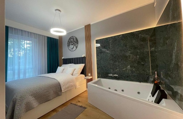 Caroline Jacuzzi Apartments
