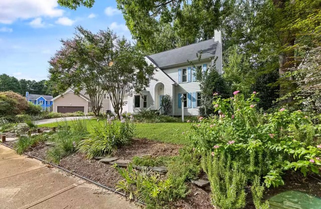 Cary garden home close to SAS, RDU & RTP