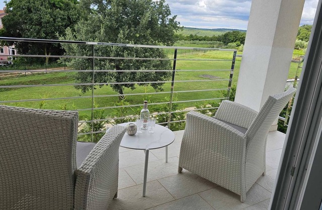 CASA BIANCA One-Bedroom Apartment with Balcony 1