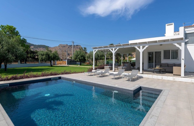 Casa Bianca Villa with private pool