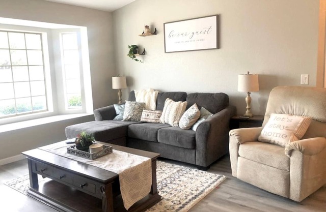 Casa Blanca Retreat, 3 BR Home w/A/C & Free Wi-Fi