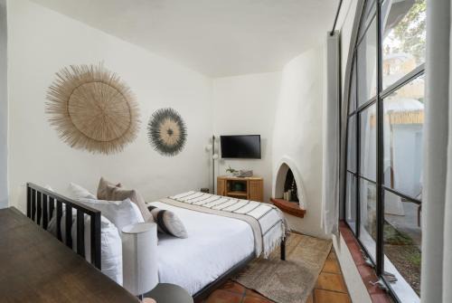 Casa Blanca Suite B2 - New, Private, Cozy!
