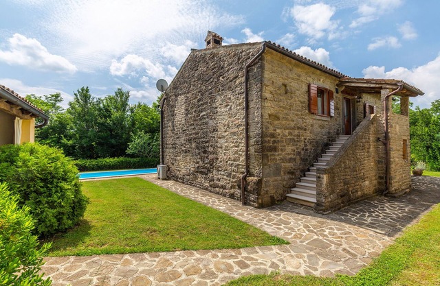 Casa Borut 1865 - a fairytale stone house for dreaming and relaxing